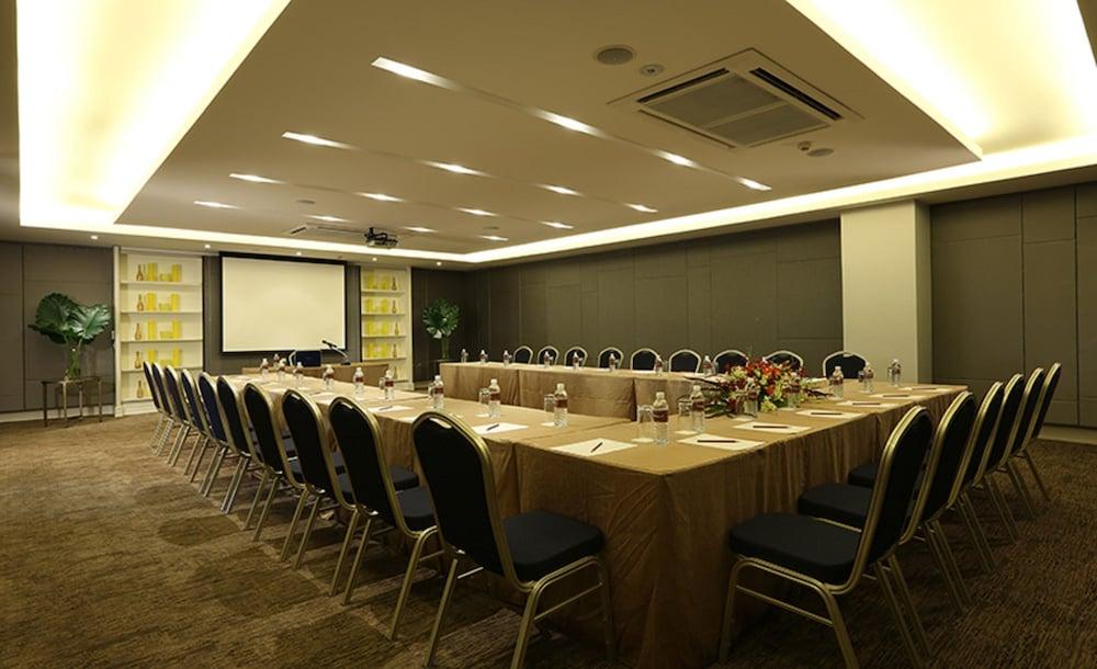 Bangna Pride Hotel&Residence Bangkok Exterior foto